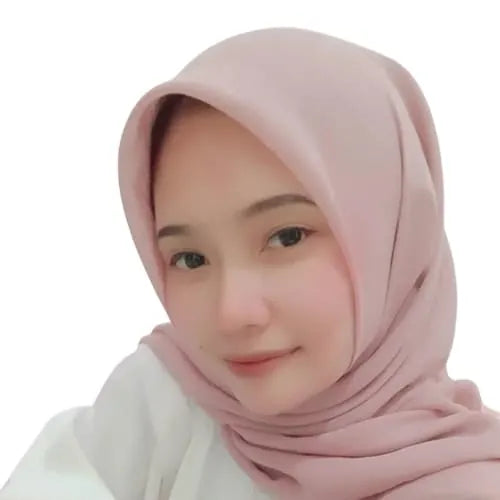 Harum.sg team member Ayumi – Logistics and Fulfillment Specialist in Singapore
