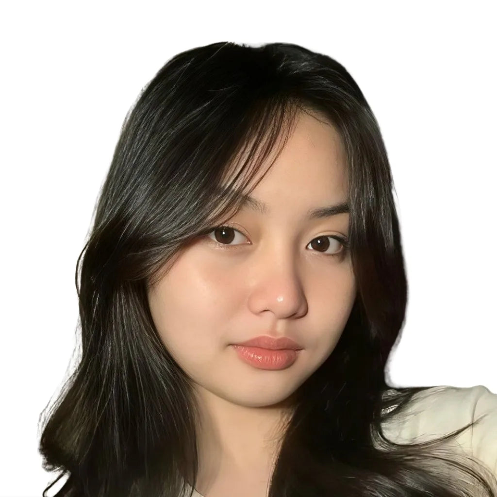 Synna, a team member at Harum SG, dark hair and a neutral expression against a clean white background.